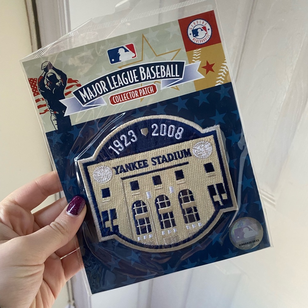 ❤️3/25❤️ NWT Yankee Stadium Collectors Embroidered Patch - Picture 1 of 2